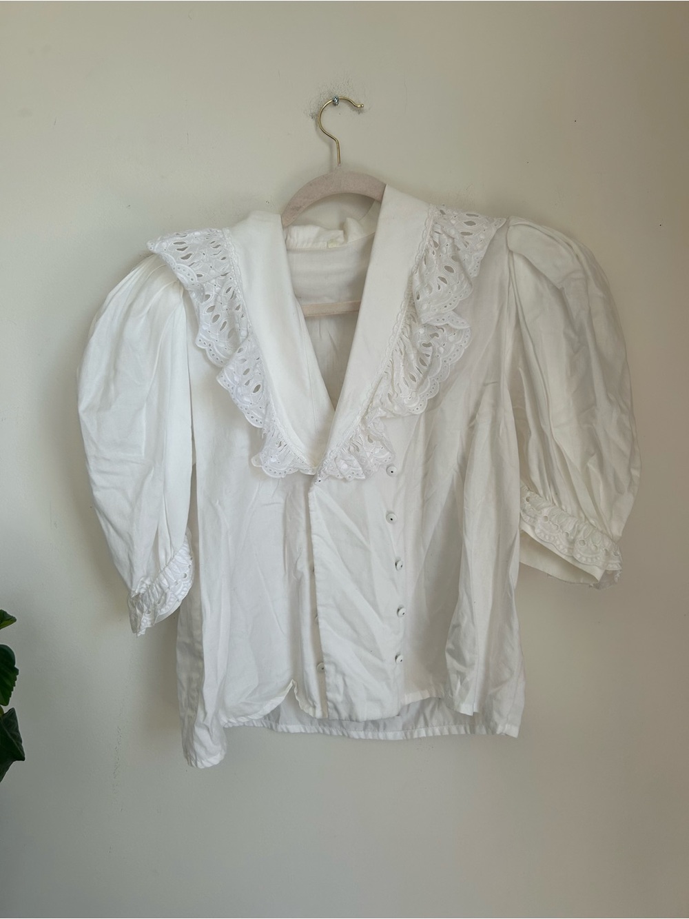 Vintage  Eyelet Ruffle Collar Puff Sleeve Blouse